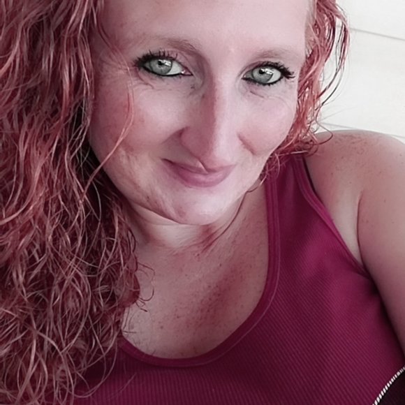 Meet your Posher, Crystal - Picture 3 of 5